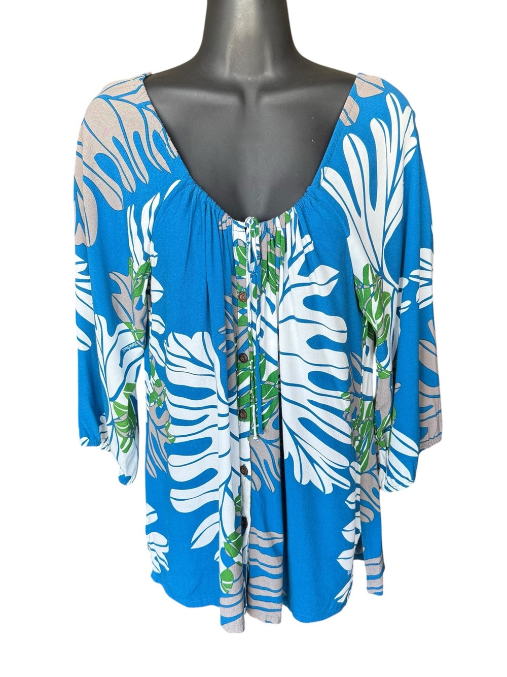Manuhealii women’s blouse top button front 3/4 sleeve fits medium
